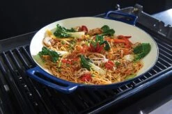 Broil King Wok Aus Gusseisen Porzellanemailliert, Ø 35,6 Cm -Outdoor-Grillladen 11905 Broil King Wok Porzellan 69710 lif 3 1607697334