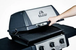 Broil King GEM 310 Gasgrill Inkl. Grillfürst Fettschiene - Modell 2023 -Outdoor-Grillladen 21509 broil king gem 320 deckel 814152