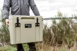 Petromax Kühlbox 25 Liter Sand -Outdoor-Grillladen 21794 Petromax Kuehlbox kx25 sand anwendung