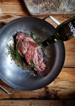 The Bastard Carbonstahl Wok Ø 40 Cm -Outdoor-Grillladen Bastard Carbonstahl Wok Anwendung