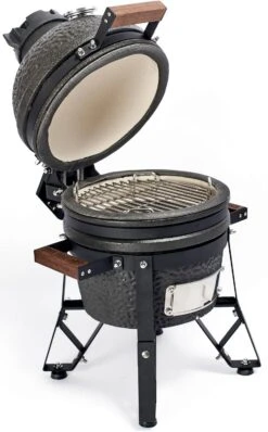 The Bastard Keramikgrill Urban Small - Schwarz Matt - Modell 2023 -Outdoor-Grillladen Bastard Keramikgrill Urban Small Deckel offen Seitlich