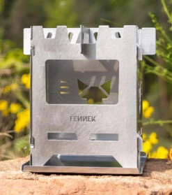 Fennek Hobo Kocher Premium Zum Klappen / Edelstahl Mit Tasche Und Aschewanne -Outdoor-Grillladen Fennek Hobo Kocher Premium Edelstahl Lifestyle