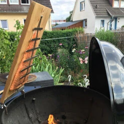 Flammlachsbrett Buche 190mm Schraub-Variante Mit 11mm Nut -Outdoor-Grillladen Flammlachsbrett Anwendung Kugelgrill 1