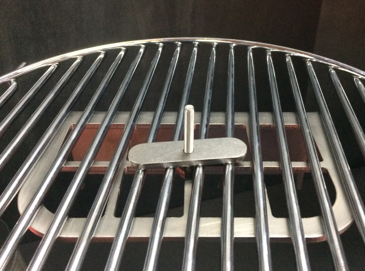 Flammlachsbrett Universal Halterung Mit Schraube Und Gegenstück 1 Flammlachsbrett Universal Halterung Mit Schraube Und Gegenstück