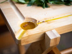 Grillfürst Grill Beistelltisch / Klapptisch Mit Abnehmbaren Schneidebrett 63 Cm X 40 Cm 9 Grillfürst Grill Beistelltisch / Klapptisch Mit Abnehmbaren Schneidebrett 63 Cm X 40 Cm -Outdoor-Grillladen Grillfuerst Bambus Grilltisch Schneidbrett Saftrinne