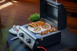 Grillfürst G201E 2-Brenner Gasgrill Portabel V2 - Campinggrill / Balkongrill 50mbar -Outdoor-Grillladen Grillfuerst Camping Gasgrill G201 Pizzastein 1