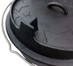 Grillfürst Dutch Oven Set BBQ Edition DO20 - X-DEAL Inkl. Tragetasche / Aufbewahrungstasche, Gusseisen Pflege, Ringreiniger, Deckelheber Und Bambus-Kochlöffel -Outdoor-Grillladen Grillfuerst Dutch Oven T Fuss