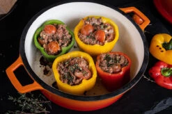 Grillfürst Emaillierter Dutch Oven Ohne Füsse DO7,5 - Orange 9 Grillfürst Emaillierter Dutch Oven Ohne Füsse DO7,5 - Orange -Outdoor-Grillladen Grillfuerst Dutch Oven farbig Beispiel DO7 5 orange Mood Paprika