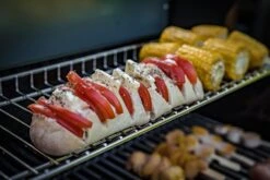 Grillfürst G750G 7-Brenner Doppelkammer - Gasgrill - 1. FC Köln Edition - Gusseisenroste -Outdoor-Grillladen Grillfuerst Gasgrill Warmhalterost