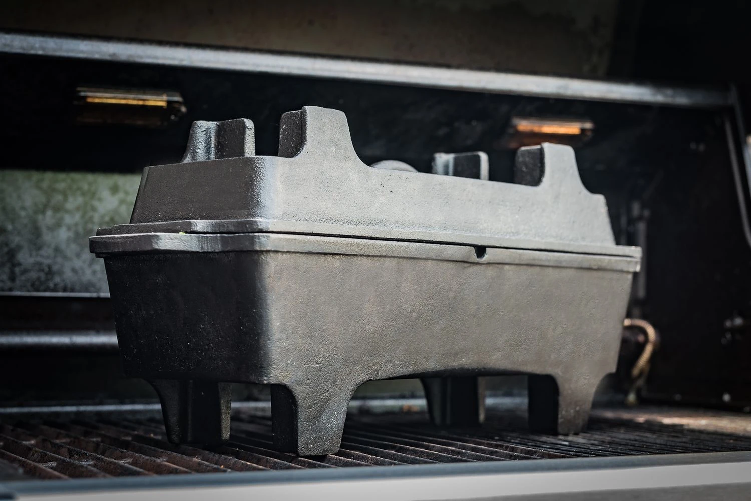 Grillfürst Dutch Oven Set BBQ Kastenform BK4 Aus Gusseisen - X-DEAL Inkl. Tragetasche / Aufbewahrungstasche, Gusseisen Pflege Und Deckelheber 3 Grillfürst Dutch Oven Set BBQ Kastenform BK4 Aus Gusseisen - X-DEAL Inkl. Tragetasche / Aufbewahrungstasche, Gusseisen Pflege Und Deckelheber – Bild 3