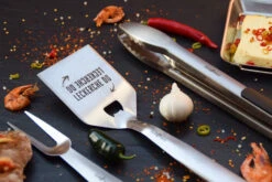 Grillfürst Premium Grillbesteck Set Mit Grillzange, -Wender Und -Gabel - 1. FC Köln Edition -Outdoor-Grillladen Grillfuerst Premium Grillwender FC Koeln