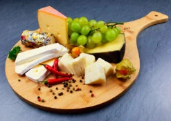 Grillfürst Pizzabrett Bambusholz -Outdoor-Grillladen Grillfuerst Servierbrett Kaeseplatte