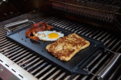 Grillfürst Universal Grillplatte / Wendeplatte Aus Gusseisen 35 X 20 Cm 8 Grillfürst Universal Grillplatte / Wendeplatte Aus Gusseisen 35 X 20 Cm -Outdoor-Grillladen Grillfuerst eckige Universal Grillplatte auf Grillrost