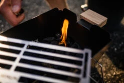 Knister Grill Original - Ausziehbarer Holzkohle Kompaktgrill 29 Knister Grill Original - Ausziehbarer Holzkohle Kompaktgrill -Outdoor-Grillladen Knister Grill anzuenden