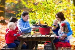 LotusGrill Classic - Holzkohle Tischgrill - Feuerrot Inkl. Tasche -Outdoor-Grillladen LotusGrill Classic Picknick Campinggrill