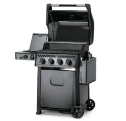 Napoleon Freestyle 425 Gasgrill, Graphit - Mit Sizzle Zone - X-DEAL Inkl. Grillplatte Und Plancha Tool-Set -Outdoor-Grillladen Napoleon Gasgrill Freestyle 425 Sizzle Zone Seite abgeklappt