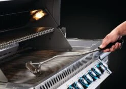 Napoleon Grillbürste Mit Edelstahlborsten Und Schaber -Outdoor-Grillladen Napoleon Napoleon 62054 ss cleaningbrushwscr 4