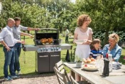 Napoleon Prestige 500 Gasgrill, Charcoal Grau - Mit Safety Glow - Modell 2023 -Outdoor-Grillladen Napoleon Prestige 500 grau p500grey lifestyle 1