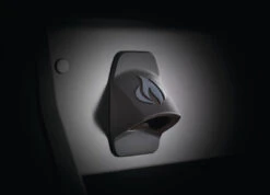 Napoleon Rogue SE 625 Gasgrill, Schwarz Mit Gussrosten, Sizzle Zone Und Heckbrenner - Modell 2023 -Outdoor-Grillladen Napoleon Rogue SE Flaschenoeffner