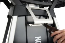 Napoleon TravelQ PRO285 Kompakt Gasgrill Schwarz Mit Untergestell - Modell 2023 -Outdoor-Grillladen Napoleon TravelQ Pro285 Untergestell Flaschenoeffner