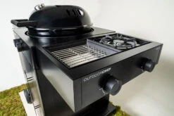 Outdoorchef Gas Kugelgrill Arosa 570 G Evo Black Style - Inkl. Blazing-/Cooking Zone Kit Plus -Outdoor-Grillladen Outdoorchef Arosa 570 G Evo Gas Kugelgrill