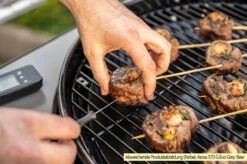 Outdoorchef Gas Kugelgrill Arosa 570 G Evo Black Style -Outdoor-Grillladen Outdoorchef Arosa 570 G Evo emaillierter Grillrost 1