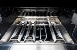 Outdoorchef Dualchef 425 G BZ Gasgrill Mit BLAZING ZONE Infrarotbrenner -Outdoor-Grillladen Outdoorchef Dualchef 425G BZ Detail Twin Brenner