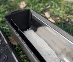 Petromax Baguetteblech Für Kastenformen K4 Und K8 -Outdoor-Grillladen Petromax Baguetteblech K4 Kastenform Anwendung01