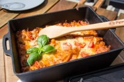 Petromax Dutch Oven Kastenform K8 Aus Gusseisen -Outdoor-Grillladen Petromax Kastenform k8 Tisch