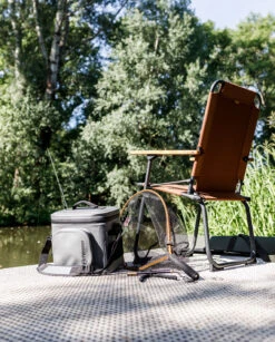 Petromax Kühltasche 22 Liter / Dunkelgrau 7 Petromax Kühltasche 22 Liter / Dunkelgrau -Outdoor-Grillladen Petromax Kuehltasche 22Liter grau Lifestyle