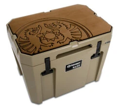 Petromax Haft-Auflage Für Kühlbox Kx25 Braun Mit Drachenemblem -Outdoor-Grillladen Petromax kx25 padw d Haft Auflage Kuehlbox kx25 sand braun Drachen 3 1625147084
