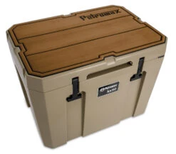 Petromax Kühlbox 50 Liter Sand - Inkl. Sitzkissen, Haft-Unterlage Und Einsatzkorb -Outdoor-Grillladen Petromax kx50 padw l Haft Auflage Kuehlbox kx50 sand braun Linien 5 1625043100
