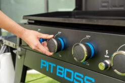 Pit Boss Plancha Grill Ultimate Plancha 4-Brenner - Mit Untergestell -Outdoor-Grillladen Pit Boss Planchagrill Ultimate 4 Brenner Drehregler 1