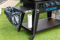 Pit Boss Plancha Grill Ultimate Plancha 4-Brenner - Mit Untergestell -Outdoor-Grillladen Pit Boss Planchagrill Ultimate 4 Brenner Kuechenrollenhalter 1