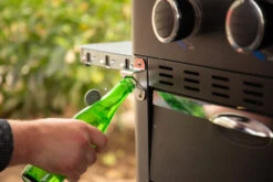 Pit Boss Planchagrill Ultimate Plancha 5-Brenner - Grillstation 18 Pit Boss Planchagrill Ultimate Plancha 5-Brenner - Grillstation -Outdoor-Grillladen Pit Boss Planchagrill Ultimate 5 Brenner Flaschenoeffner