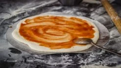 Grillfürst Pizzastein 33 Cm Mit Pizzablech -Outdoor-Grillladen Pizzablech Teig Tomatensauce