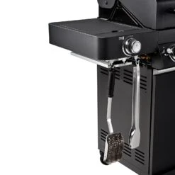 Rösle Gasgrill Videro G4-S Vario+ Nero Schwarz - Modell 2023 - X-DEAL Inkl. Abdeckhaube Und Grillplatte 20 Rösle Gasgrill Videro G4-S Vario+ Nero Schwarz - Modell 2023 - X-DEAL Inkl. Abdeckhaube Und Grillplatte -Outdoor-Grillladen Roesle Videro G4 S Vario NERO matt schwarz Besteckhalter