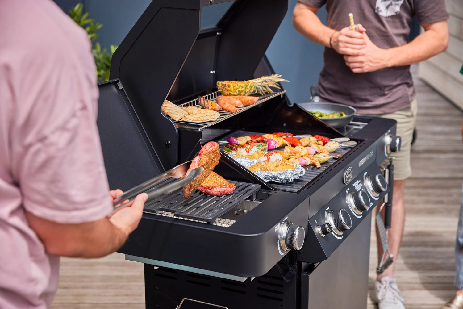 Rösle Gasgrill Videro Pro G3-S Vario+ Mattschwarz - Modell 2023 4 Rösle Gasgrill Videro Pro G3-S Vario+ Mattschwarz - Modell 2023 – Bild 4