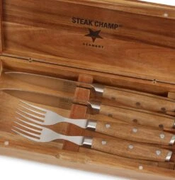 Steak Champ Gourmet Steakbesteck Set: 2 Steakmesser Und 2 Gabeln -Outdoor-Grillladen Steak Champ Gourmet Messerset Holzbox Aufbewahrung 101059