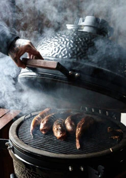 The Bastard Keramikgrill Classic Large - Complete - Schwarz Glänzend - Modell 2023 -Outdoor-Grillladen The Bastard Classic Large Keramikgrill Complete