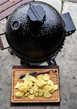 The Bastard Keramikgrill Classic Large - Complete - Schwarz Glänzend - Modell 2023 -Outdoor-Grillladen The Bastard Classic Large Keramikgrill Seitentische