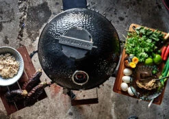 The Bastard Keramikgrill Classic Medium - Complete - Schwarz Glänzend - Modell 2023 25 The Bastard Keramikgrill Classic Medium - Complete - Schwarz Glänzend - Modell 2023 -Outdoor-Grillladen The Bastard Classic Medium Kamado Grill schwarz