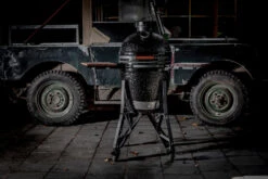 The Bastard Keramikgrill Classic Medium - Complete - Schwarz Glänzend - Modell 2023 29 The Bastard Keramikgrill Classic Medium - Complete - Schwarz Glänzend - Modell 2023 -Outdoor-Grillladen The Bastard Classic Medium Untergestell Seitentischel