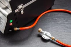 Grillfürst G201E 2-Brenner Gasgrill Portabel V2 - Campinggrill / Balkongrill 50mbar -Outdoor-Grillladen grillfuerst g201 gasanschluss 1