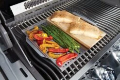 Napoleon Multifunktionaler Topper / Lochblech Mit Zedernholz Räucherbrett -Outdoor-Grillladen napoleon grill topper einsatz