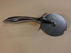 Napoleon PRO Pizzastein 38 Cm Mit Schneideroller -Outdoor-Grillladen napoleon pro pizzaschneider