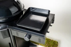 Outdoorchef Gas Kugelgrill Davos 570 G Pro Mit Blazing Zone (Infrarotbrenner) & 11kg Gasflaschen Kit -Outdoor-Grillladen outdoorchef davos 570 g pro blazing zone grillplatte 18 128 14 1688728924