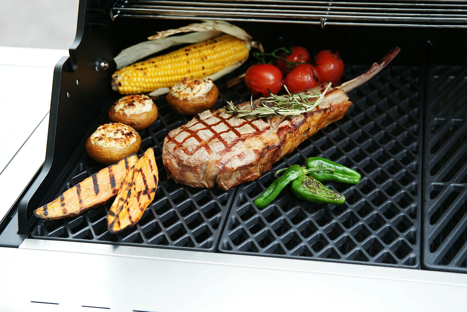 Outdoorchef DGS Gusseisen Grillrost Für Dualchef Gasgrills / 2 Stück 1 Outdoorchef DGS Gusseisen Grillrost Für Dualchef Gasgrills / 2 Stück