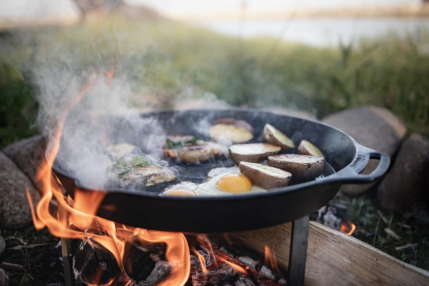 Petromax Feuerpfanne Gusseisen Fp40h-t Mit Zwei Henkeln 1 Petromax Feuerpfanne Gusseisen Fp40h-t Mit Zwei Henkeln