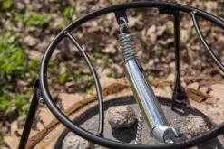 Petromax Feuertopf Deckelhalter Pro-ft Dutch Oven Zubehör 21 Petromax Feuertopf Deckelhalter Pro-ft Dutch Oven Zubehör -Outdoor-Grillladen petromax feuertopf deckelhalter nahaufnahme